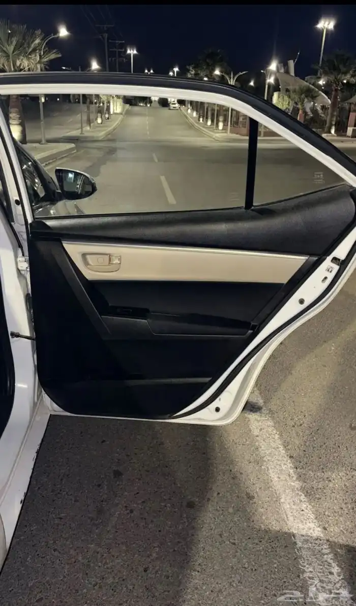 كورولا 2016 للبيع 8