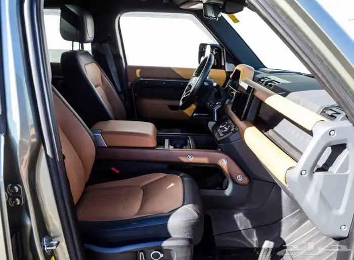 لاند روفر ديفندر اكس Land Rover Defender 130 X موديل 2033 10