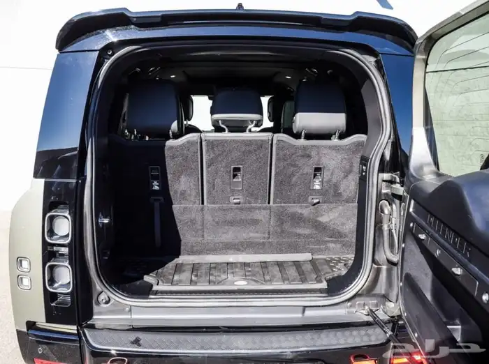 لاند روفر ديفندر اكس Land Rover Defender 130 X موديل 2033 23