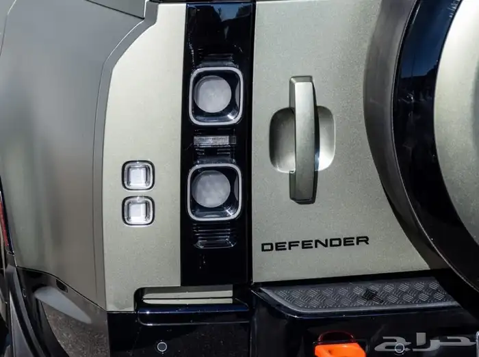 لاند روفر ديفندر اكس Land Rover Defender 130 X موديل 2033 7