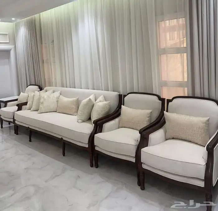 مفروشات الرياض  تفصيل جميع انواع الكنب والجلسات الارضي والس 1