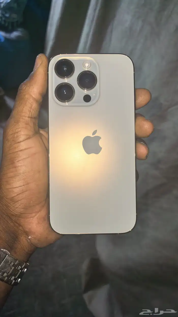ايفون 14 برو الجهاز يشتغل و يطفه 0