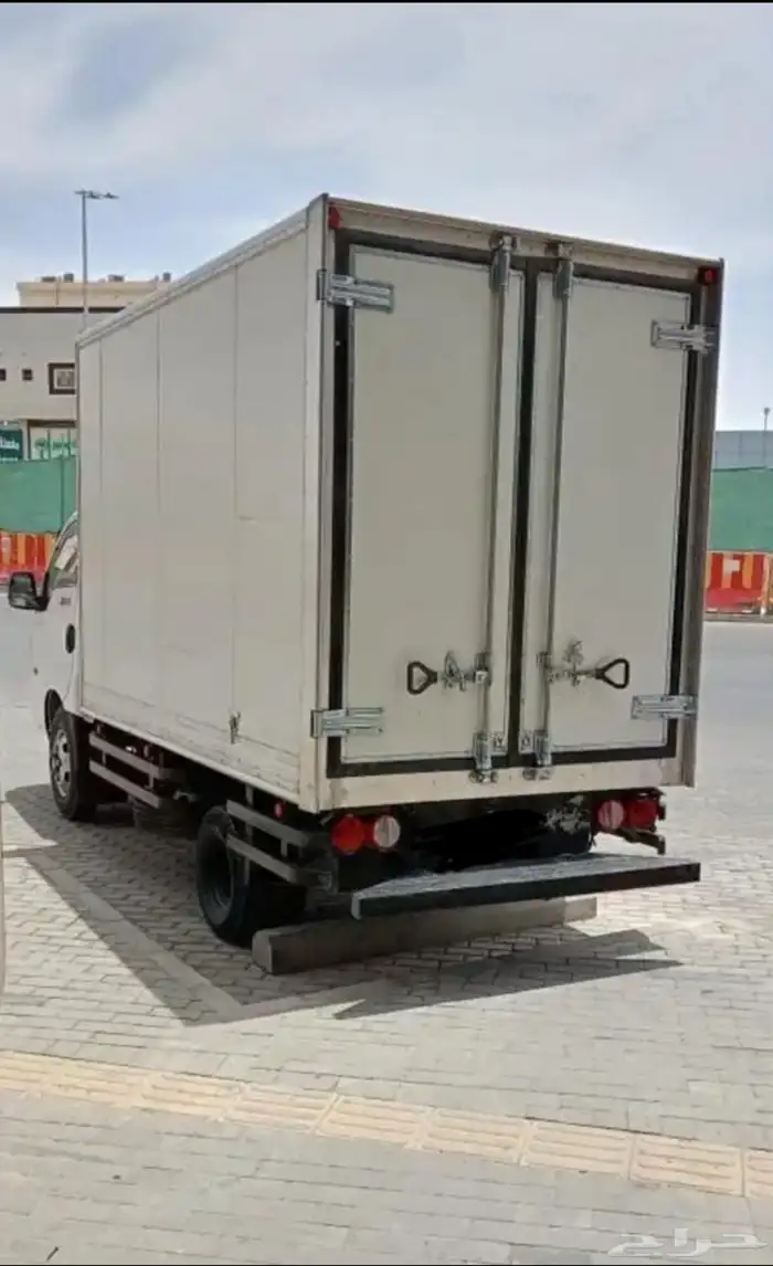 للايجار كيا دينا ثلاجة 2021 شهري نظيفة 1