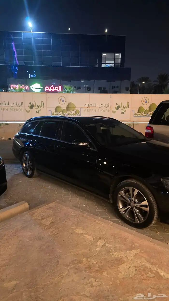 مارسيدس E200ستيشن موديل 2012 بحالة ممتازة جاهزة للاستخدام 2