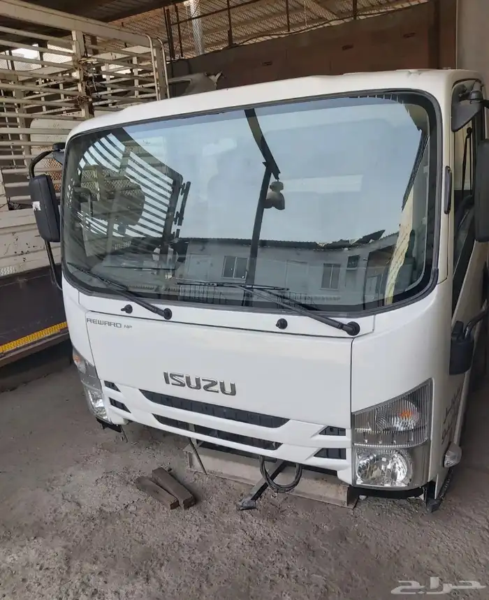 ورشة مركز سمكرة وبوية الدينات والسطحات والباصات وقطع غيارها 19