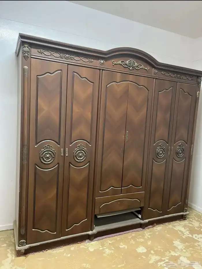 دولا ملابس كبير اللون بني 0