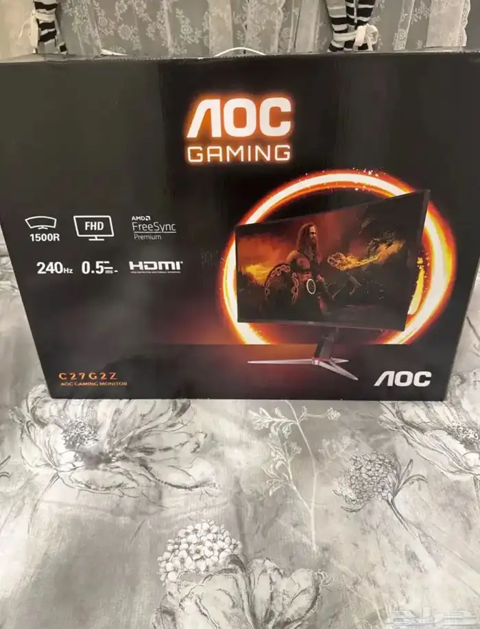 شاشة قيمنق نظيفه استعمال شهر فقط مع بلايستيشن 4 2