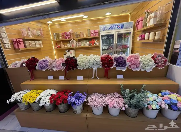 محل ورد للتقبيل بموقع تجاري ممتاز وبكامل اغراضة جديدة 0