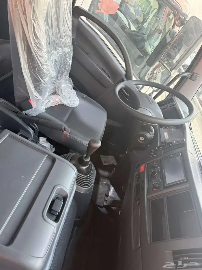 ايسوزو شاحنة 7.5طن شاص 6.80م عدد 6مسمار موديل 2025 4