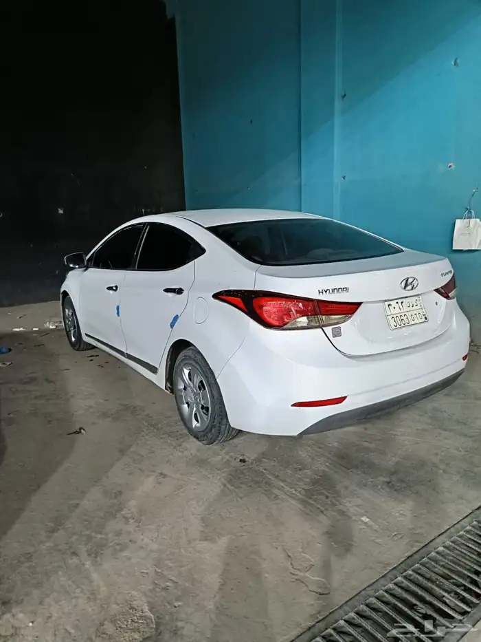 Hyundai Elantra 1