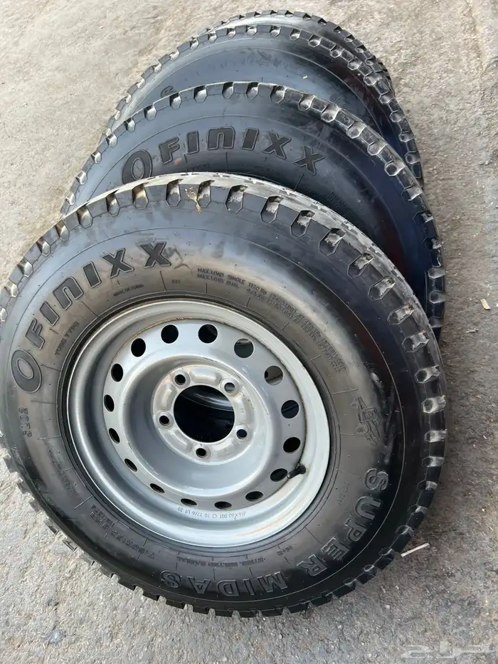 5 جنوط هلل جيب ربع مع كفرات صيني دعسة يوكهاما مقاس 750 16 6