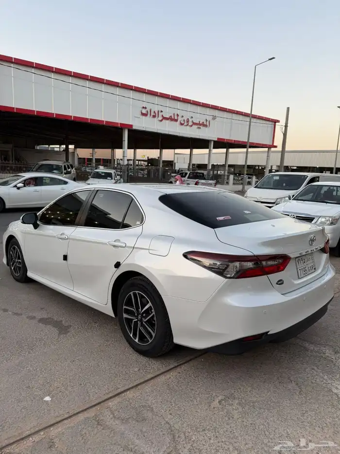 تويوتا كامري 2023 LE مطور سعودي عداد 80 الف اللون ابيض 7