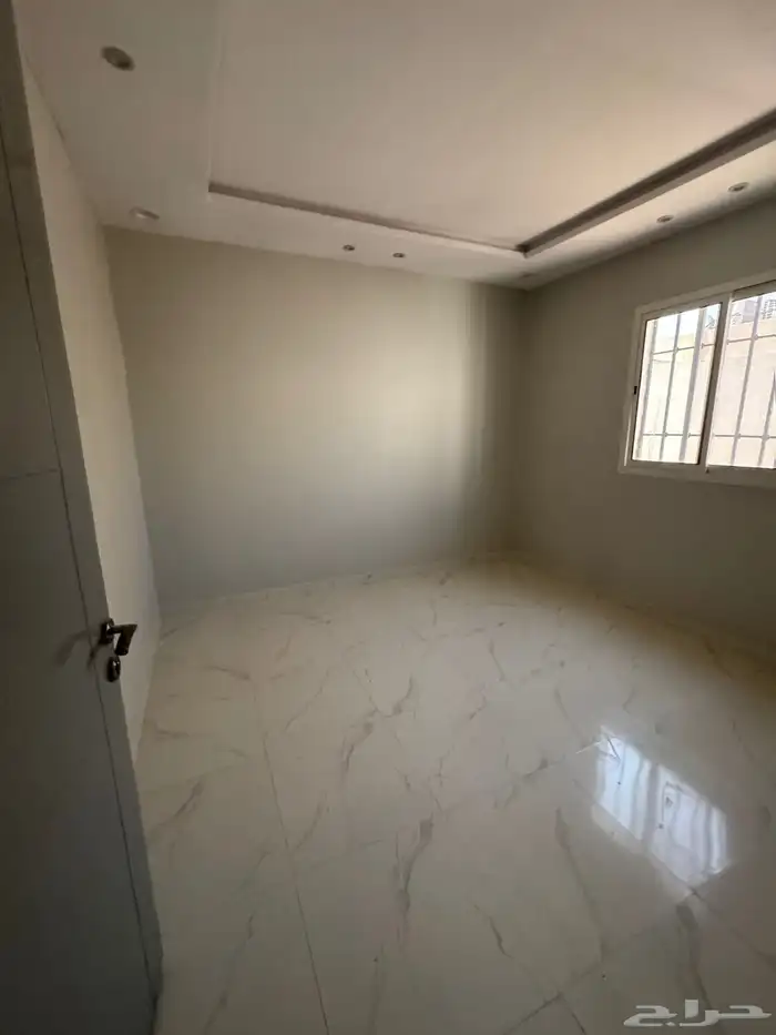 شقه للإيجار حي تنال الرمال 6