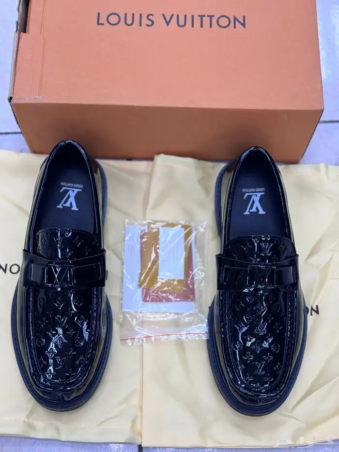 شوزات رسميه لويس فيتون وجزم لوربيانا ونيوبلانس واسكيس 0