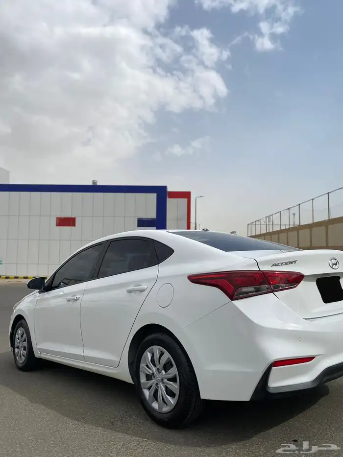 اكسنت 2020 مواصفات نص فل 5