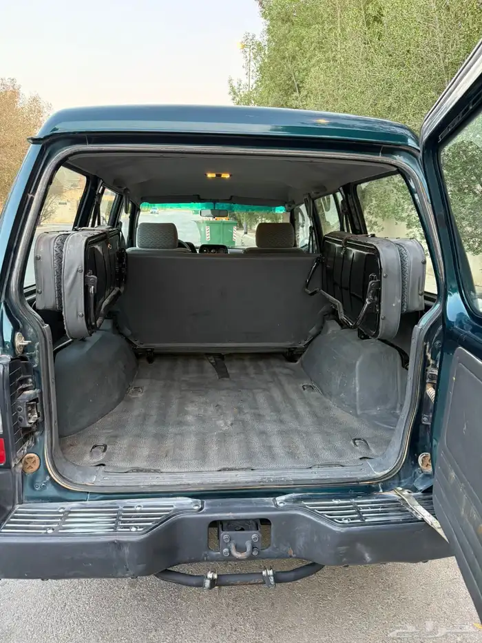 جيب باجيرو مخزن 2001 عداد 133 الف 2