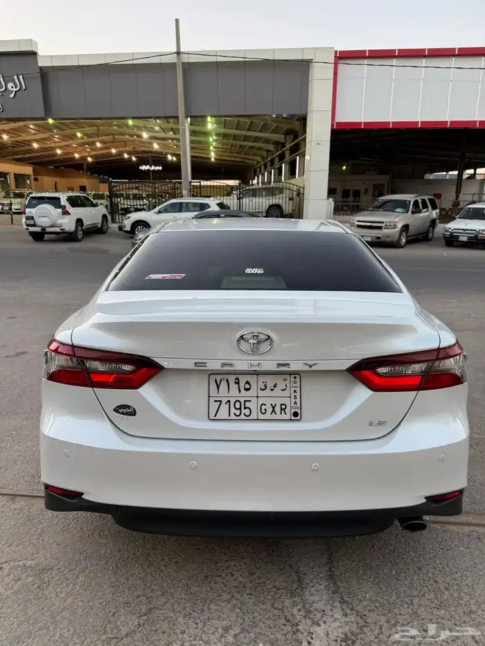 تويوتا كامري 2023 LE مطور سعودي عداد 80 الف اللون ابيض 6