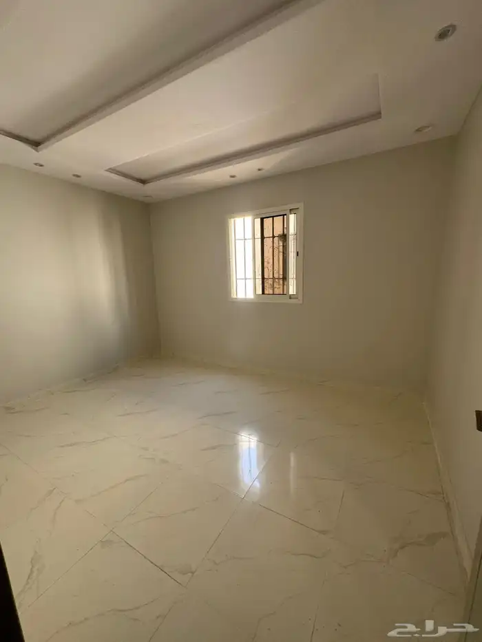 شقه للإيجار حي تنال الرمال 3