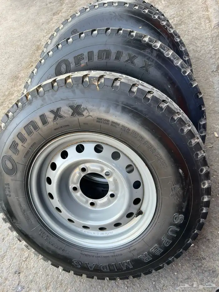 5 جنوط هلل جيب ربع مع كفرات صيني دعسة يوكهاما مقاس 750 16 12