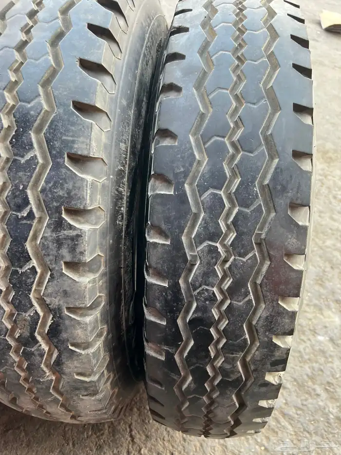 5 جنوط هلل جيب ربع مع كفرات صيني دعسة يوكهاما مقاس 750 16 11