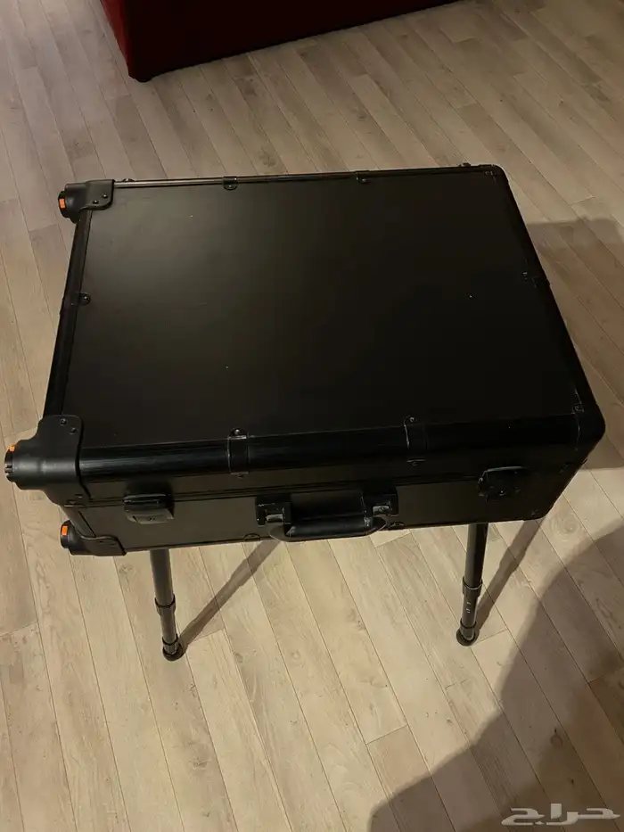 شنطة ميك أب حديد ذات إضاءة تتش 9