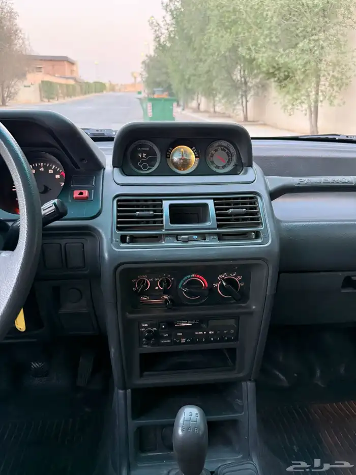 جيب باجيرو مخزن 2001 عداد 133 الف 6