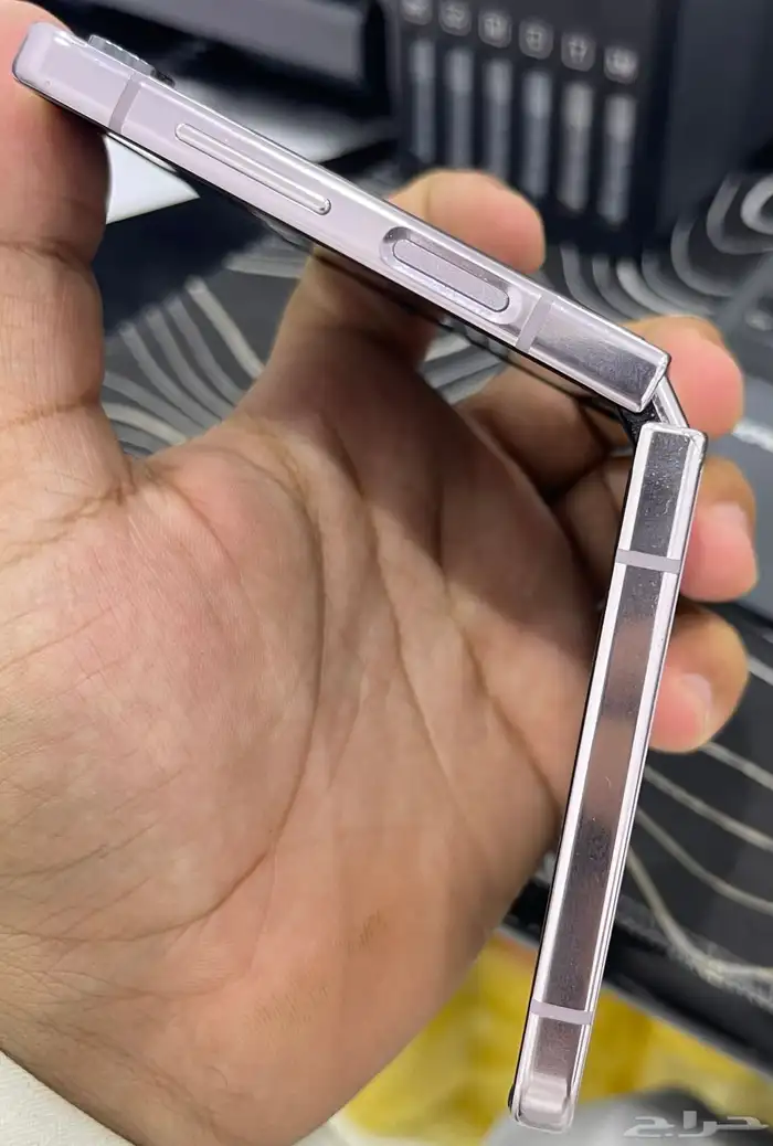 جوال جلكسي Z فليب 5 2