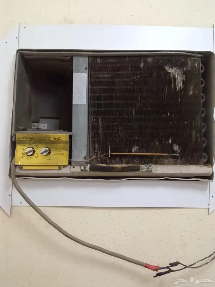 مكيف شباك هيتاشي للبيع شبه جديد 2