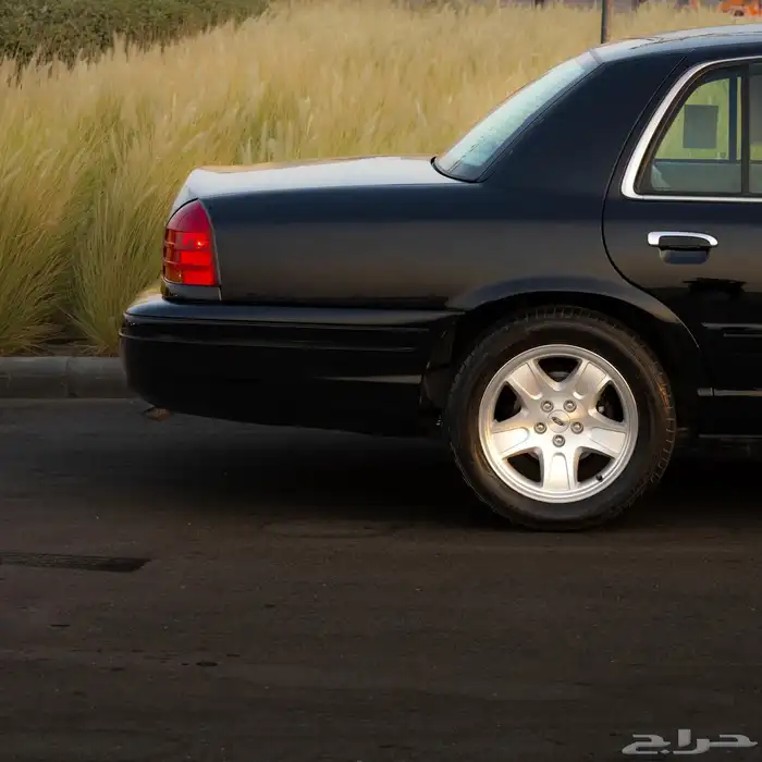 فورد كراون فكتوريا LX Sport قير أرضي موديل 2002 سعودي 1