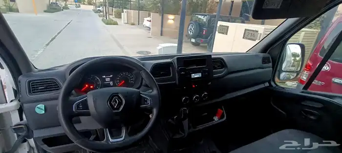 باص بضائع رينو موديل 2021 5