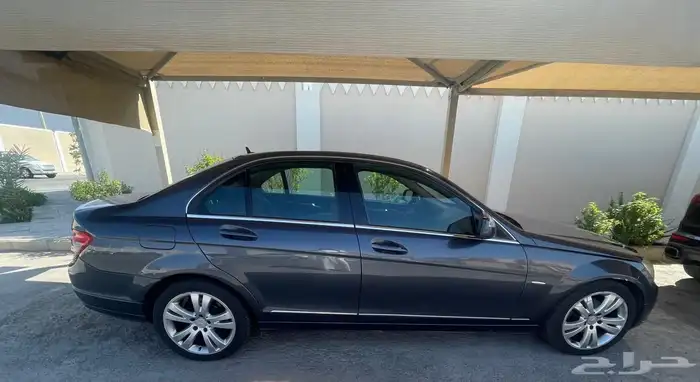 مرسيدس c200 موديل 2009  مالك ثاني من 2011 الممشى 178200km 1