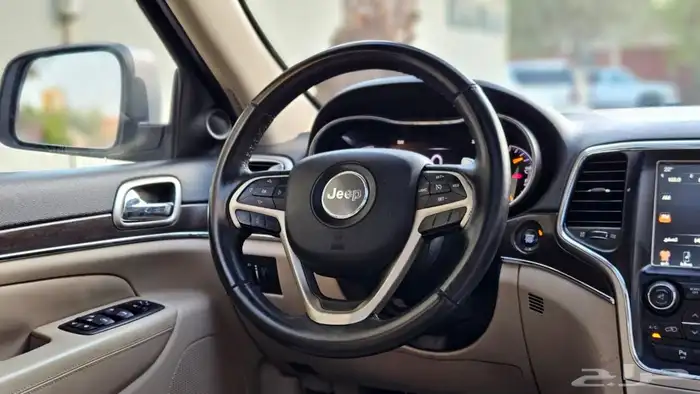 جيب جراند شروكي 2017 لمتيد 6سلند بودي بلد 17