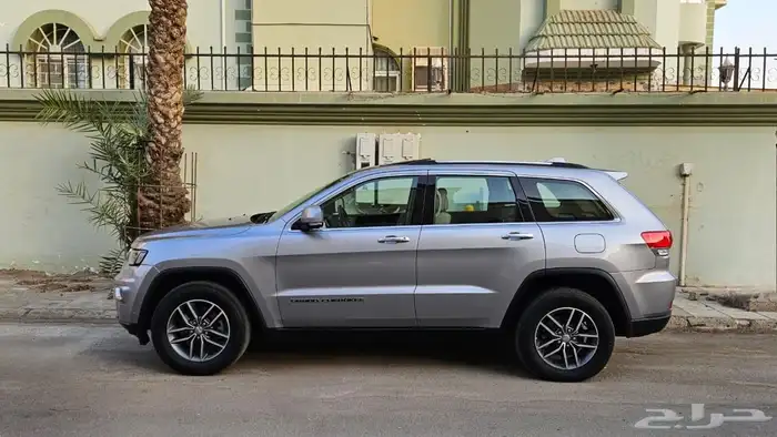 جيب جراند شروكي 2017 لمتيد 6سلند بودي بلد 6