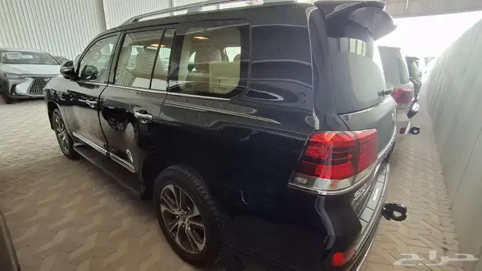 تويوتا لاندكروزر 2020 GXR مستعملة مفحوصة مضمونة مصينة 3