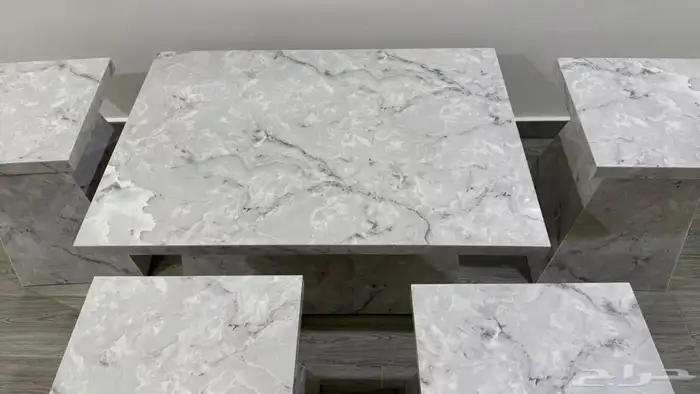 طاولة تقديم كبيرة مع اربع طاولات خدمة صغيرة 2