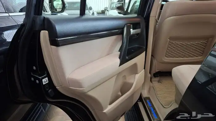 تويوتا لاندكروزر 2020 GXR مستعملة مفحوصة مضمونة مصينة 6