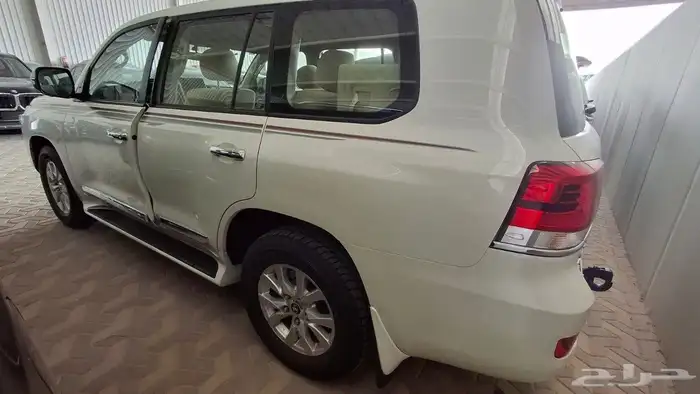 تويوتا لاندكروزر 2020 GXR مستعملة مفحوصة مضمونة 3