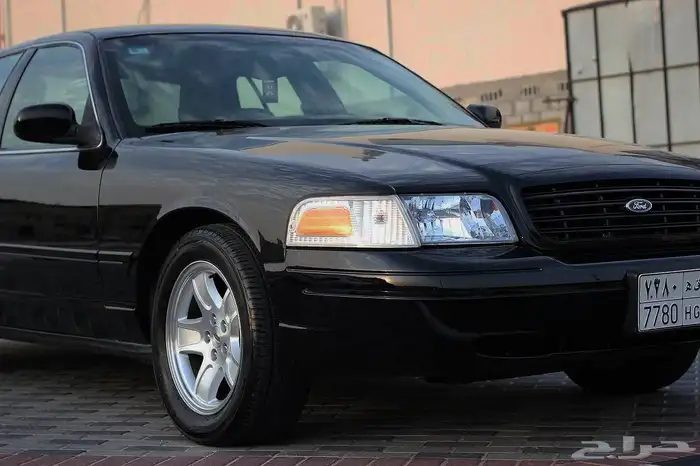 فورد كراون فكتوريا LX Sport قير أرضي موديل 2002 سعودي 4