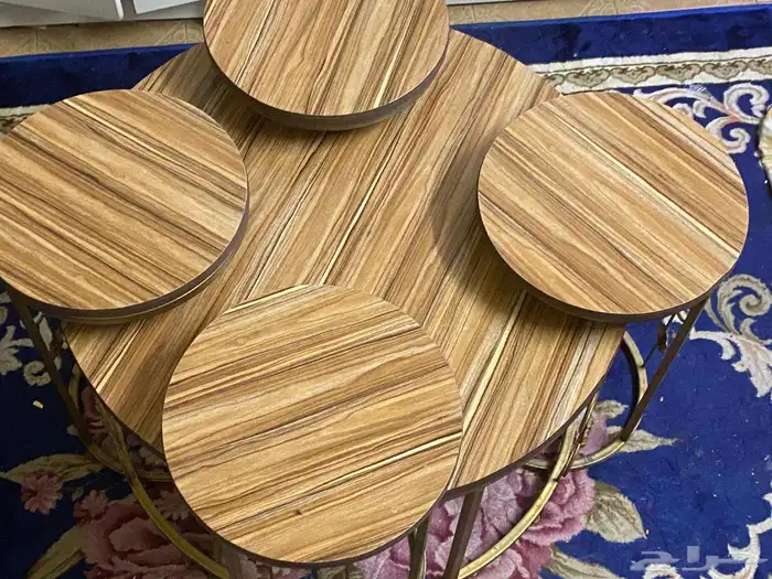 طقم طاولات من خمسة قطع للبيع المستعجل 1