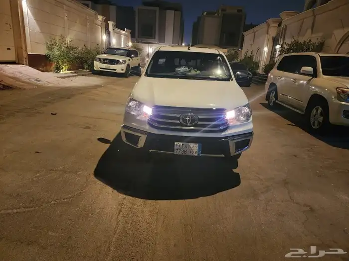 هايلكس 2021 نظيف ع الشرط التواصل عبر الجوال 4