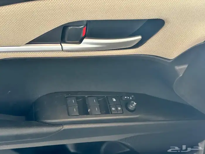 تويوتا كامري E بنزين استاندر طيس تيتانيوم موديل 2025 الساير 6