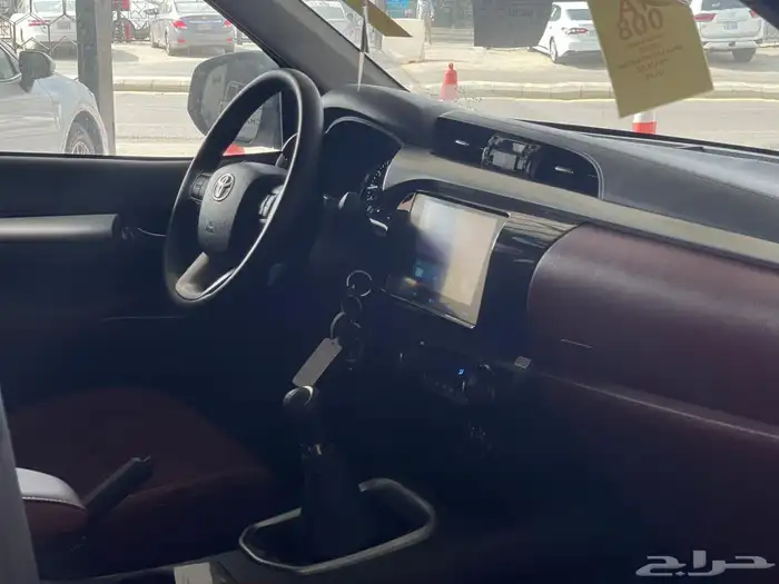 تويوتا هايلوكس 2025 فئة GLX2 بنزين قير عادي محرك 2.7 1