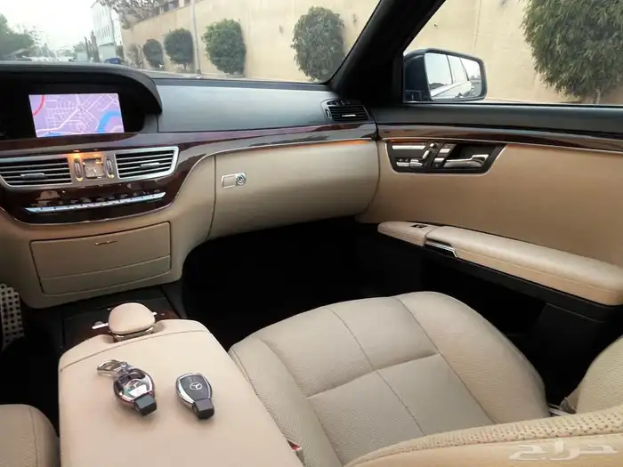 مرسيدس S500 2009 مخزنة 9