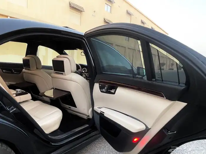 مرسيدس S500 2009 مخزنة 13