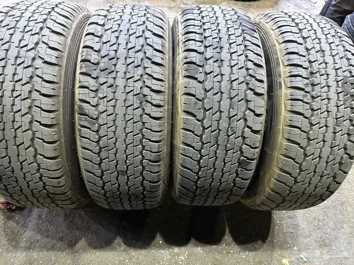 كفرات دنلوب مقاس 275 65 17 مع جنوط اصلي جيب لاند كروزر 5