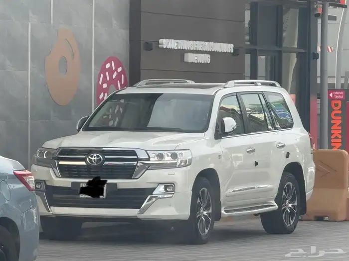 لاندكروزر VXR 11