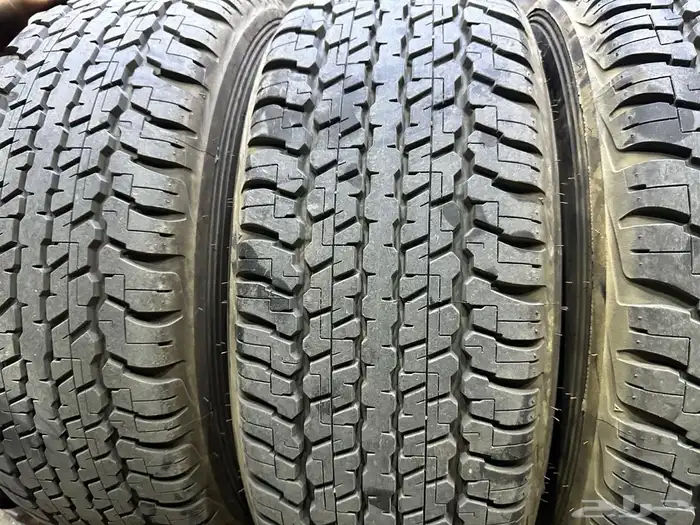 كفرات دنلوب مقاس 275 65 17 مع جنوط اصلي جيب لاند كروزر 11