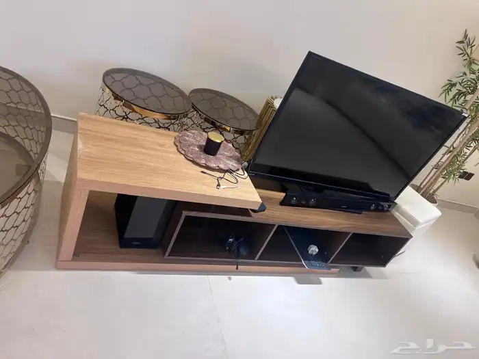 طاولات خدمه للبيع نظيفه مع طاولة تلفزيون 0