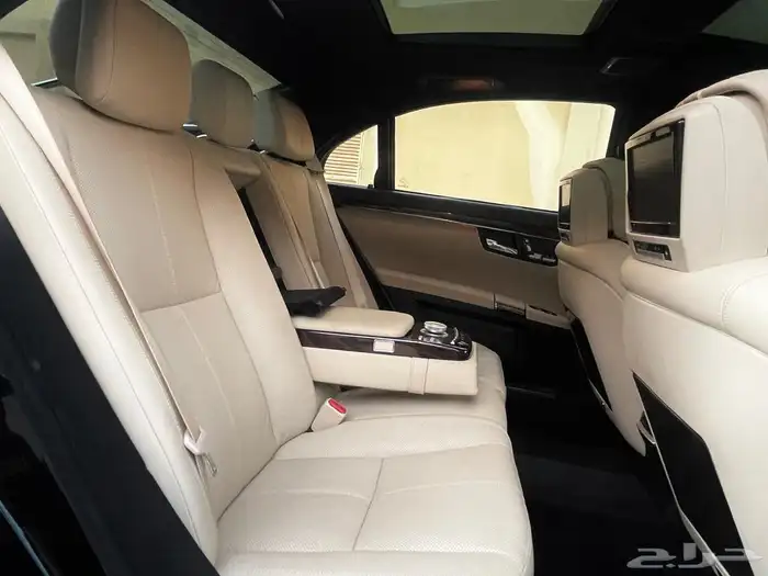 مرسيدس S500 2009 مخزنة 15