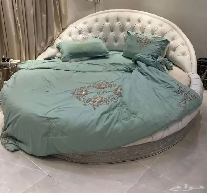 سرير نفرين 0